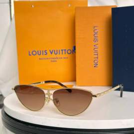 Picture of Louis Vuitton Sunglasses _SKUfw79399242fw